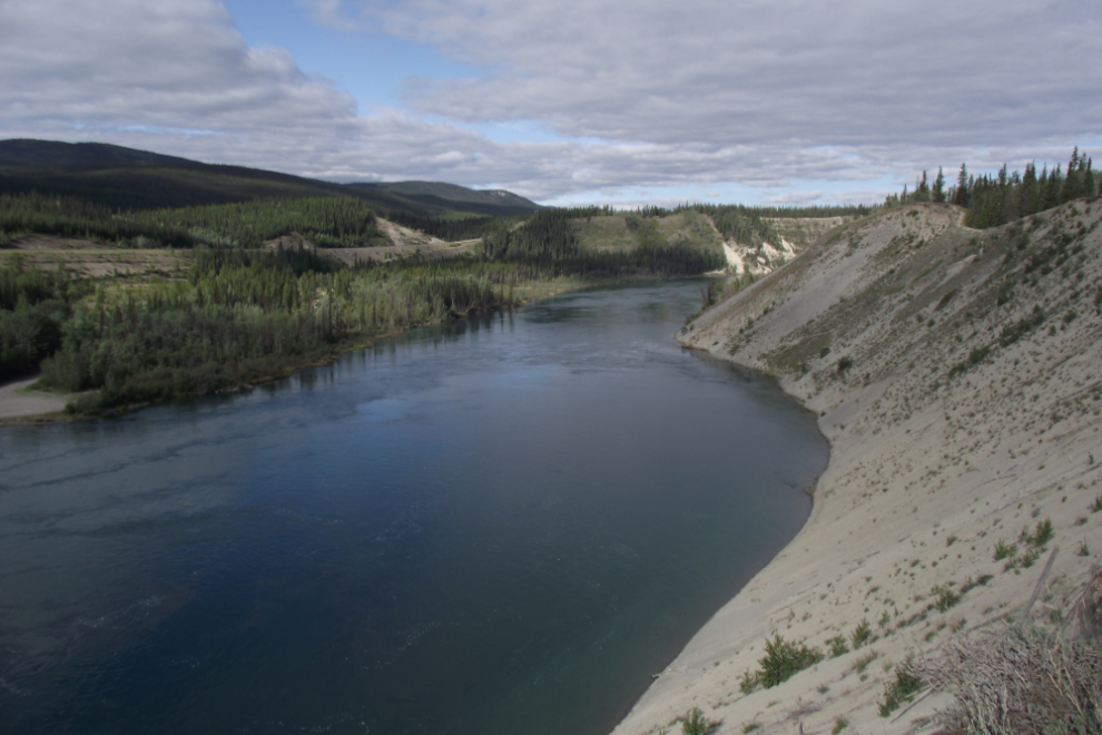A Walk at the Lewes Dam, Yukon River – The ExploreNorth Blog