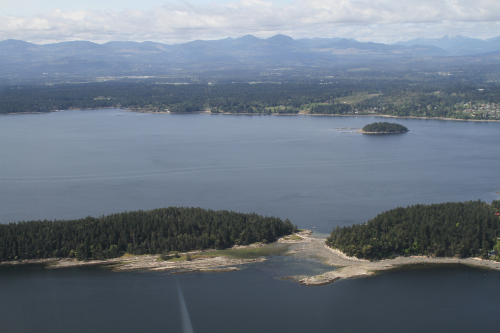 Aerial view of Link Island and Mudge Island