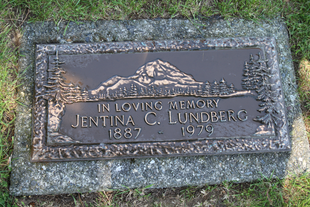Grave of Jentina Charlotte Wahlberg Lundberg at Valley View Memorial Gardens in Surrey, BC
