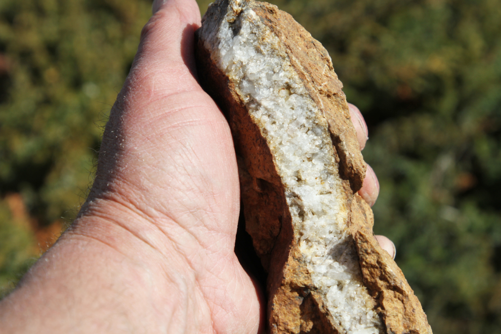 A bed of quartz crystals near the Venus mine