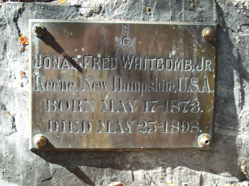 The grave of Jonas Fred Whitcomb, died at Windy Arm on May 25, 1898
