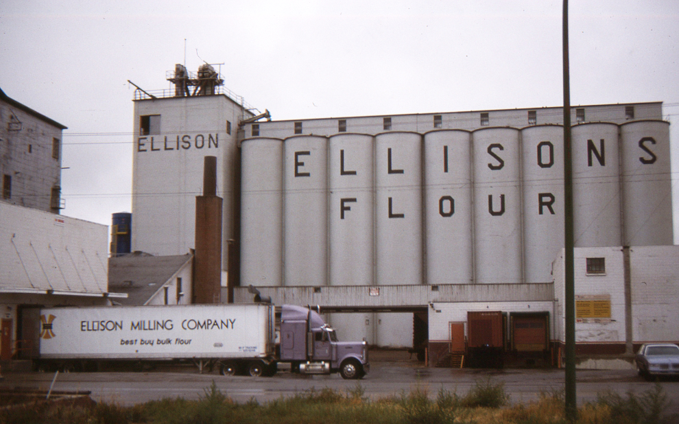 llison Mills at Lethbridge, Alberta, in January 1989