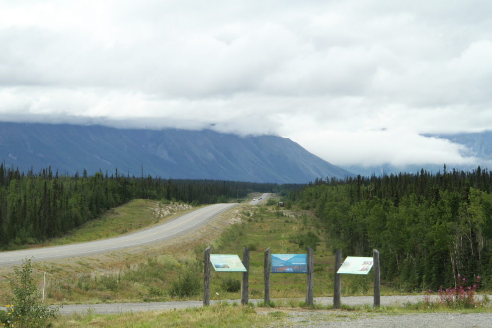 Rest area at Km 1566 of the Alaska Highway