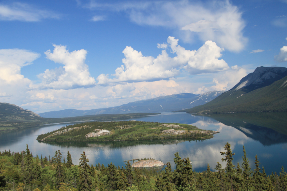 Bove Island, Yukon