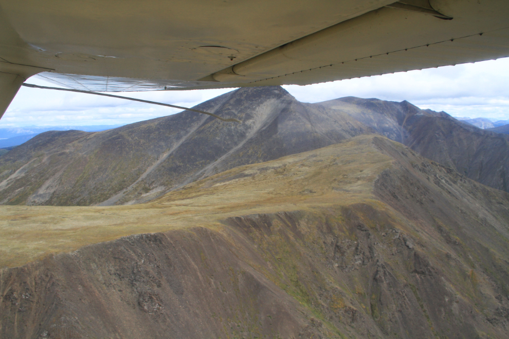 Caribou Ridge, Yukon