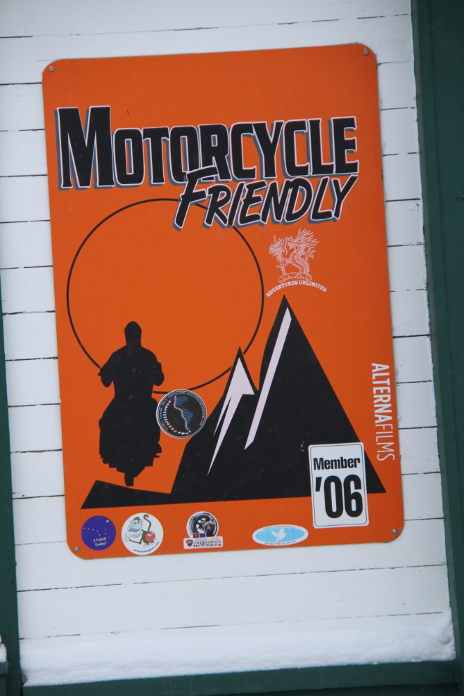 Motorcycle-friendly lodge on the Alaska Highway