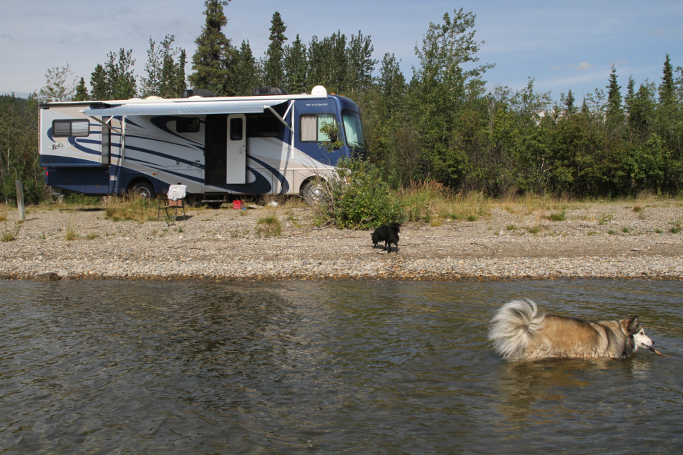 Drury Creek Campground - Little Salmon Lake, Yukon