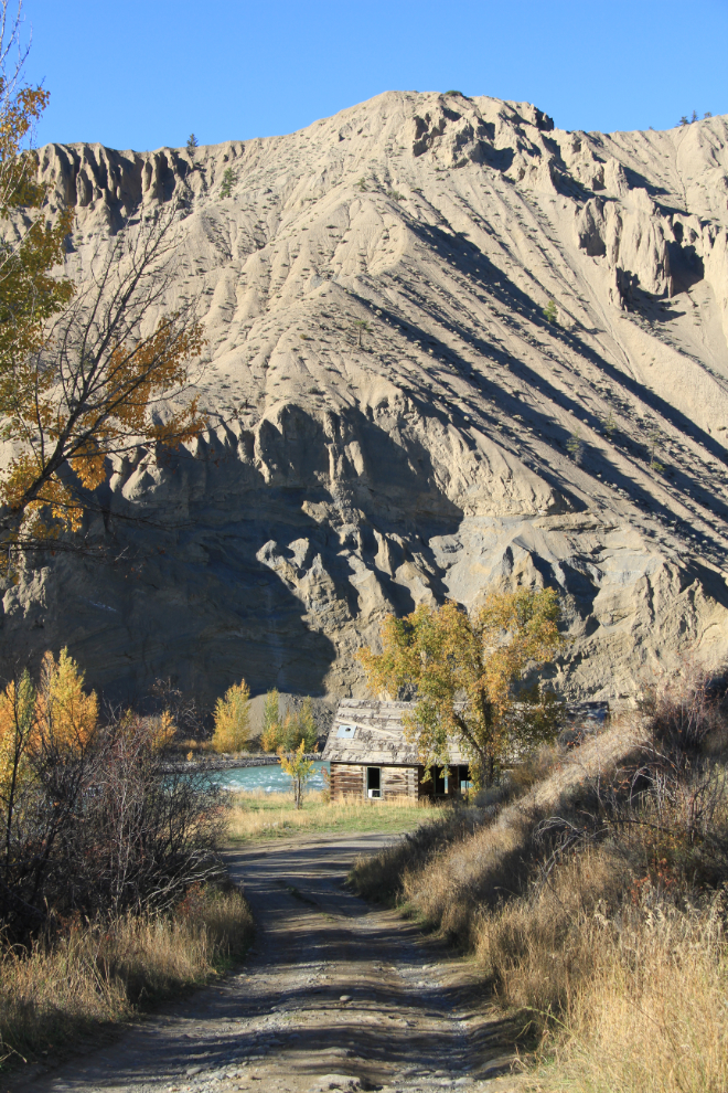 Abandoned ranch along the Chilcotin River at Farwell Canyon