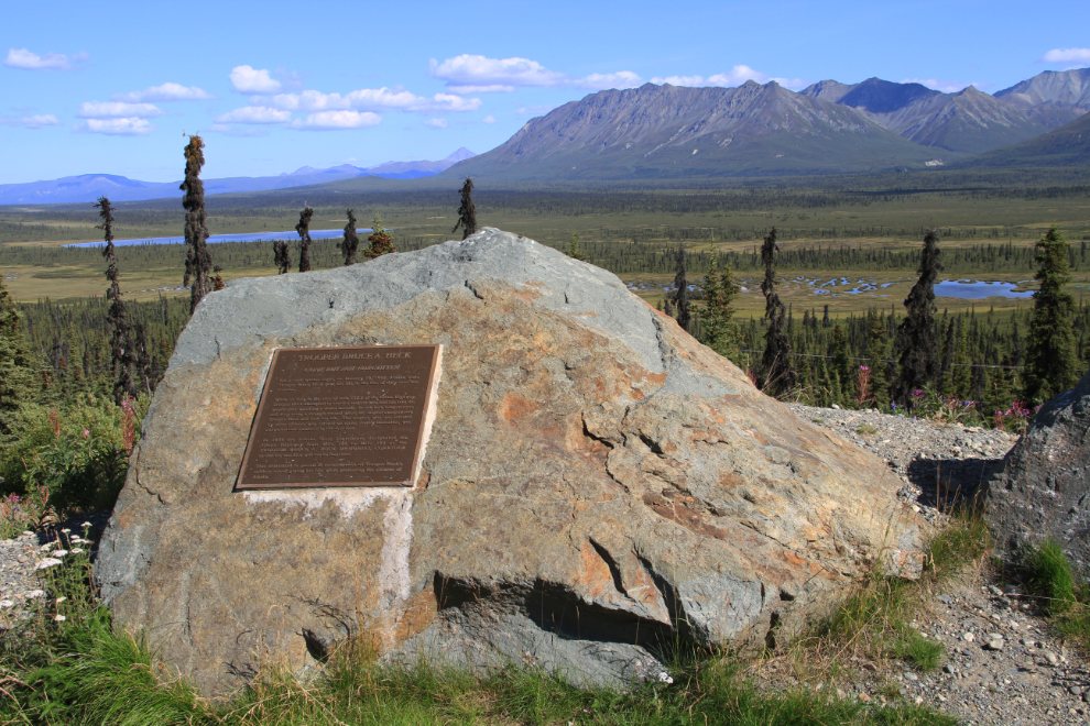 Alaska State Trooper Bruce A. Heck memorial, Glenn Highway