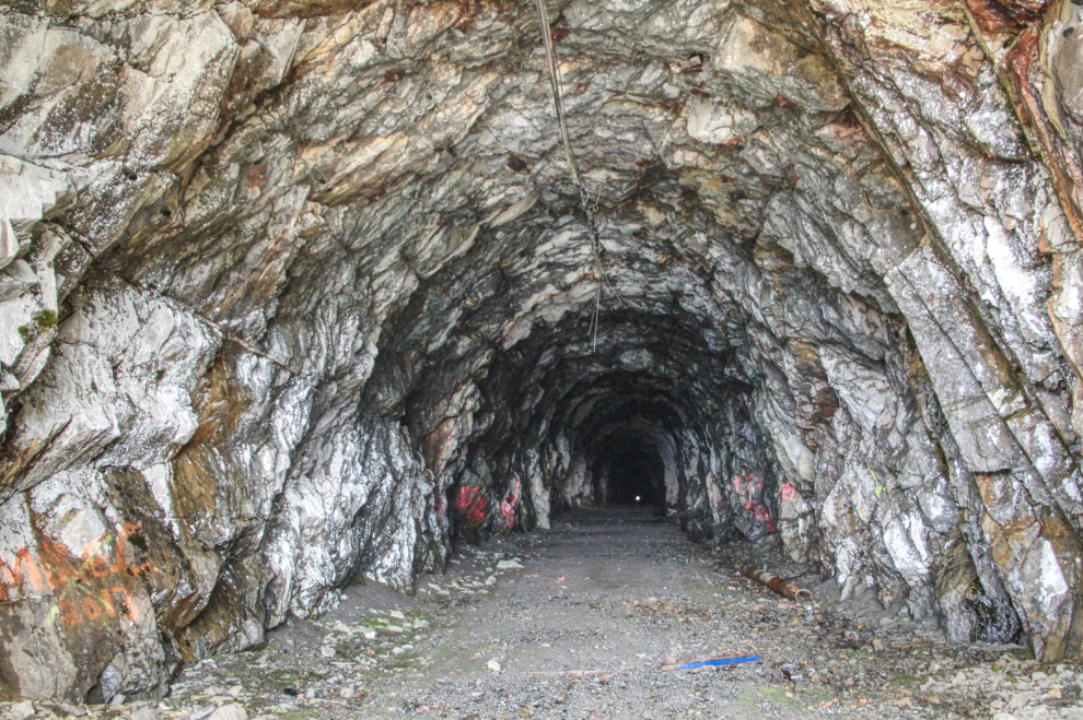 Old road tunnel along the Granduc road