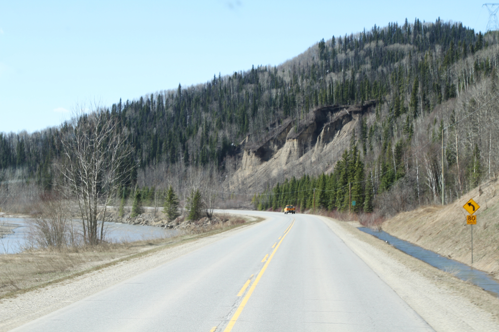 Pine River along the Hart Highway