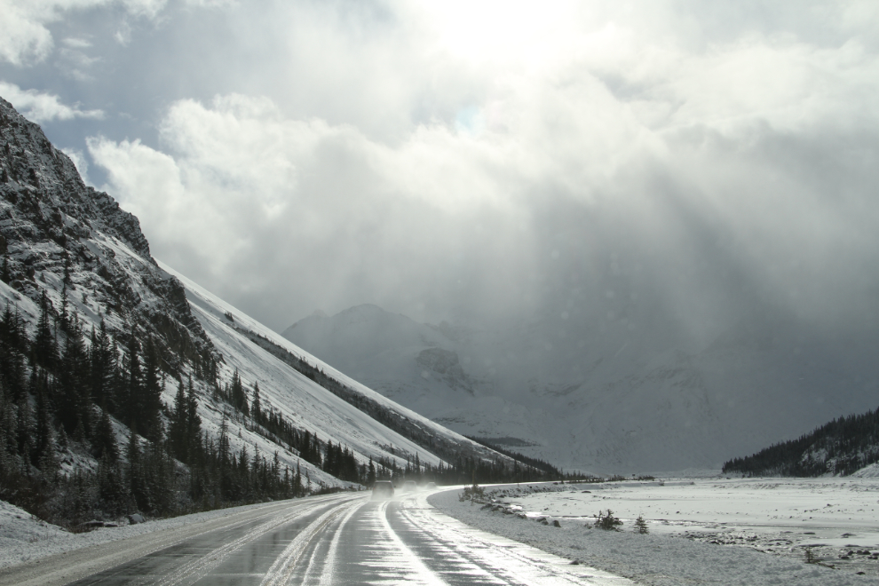 Approaching the Columbia Icefield on the Icefields Parkway