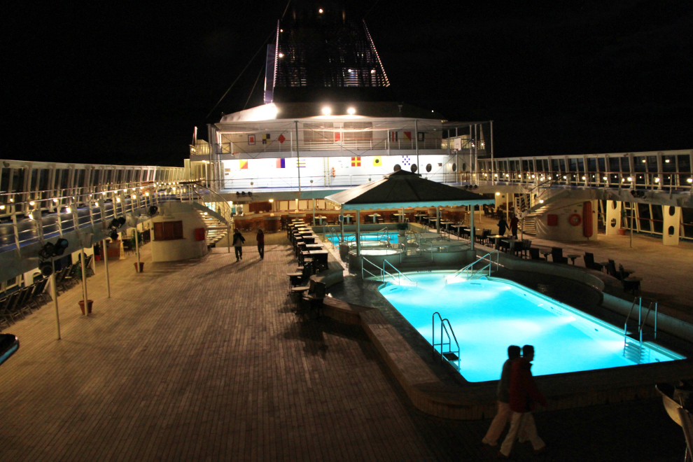 The pool deck on the cruise ship Norwegian Sun