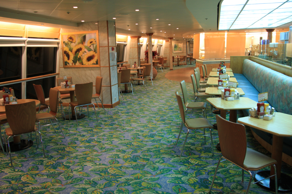 The Garden Cafe buffet on the cruise ship Norwegian Sun