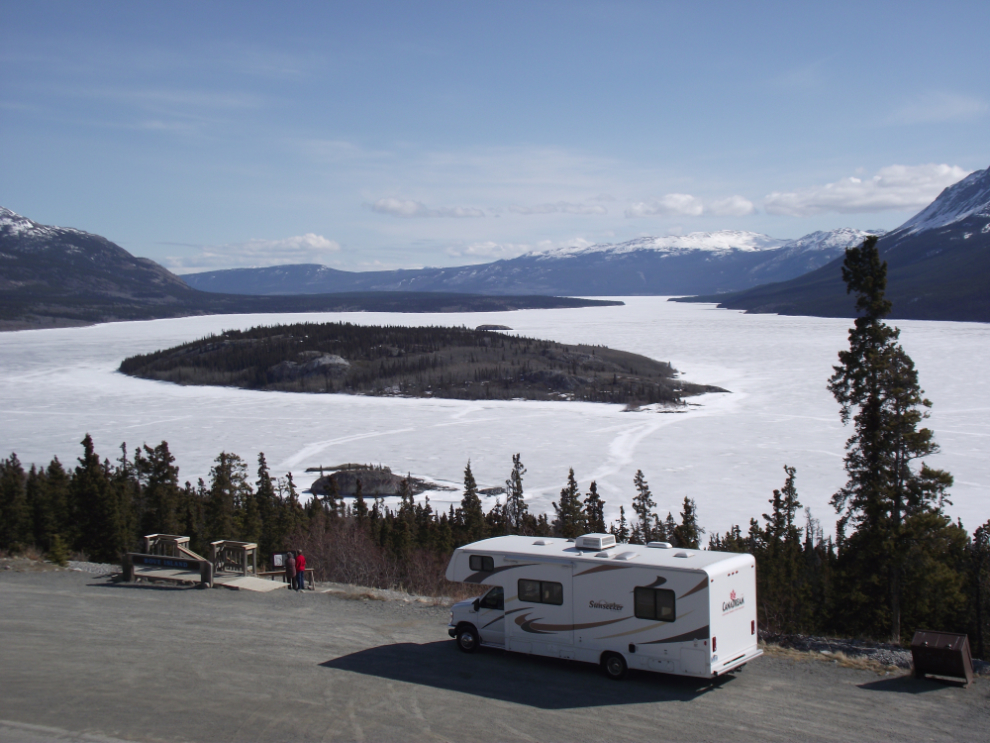 RV at the Bove Island viewpoint on the South Klondike Highway, Yukon