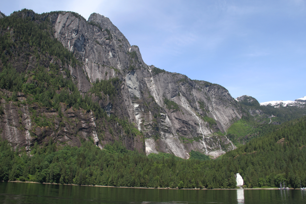 Boat Tour to Princess Louisa Inlet and Chatterbox Falls – The ...