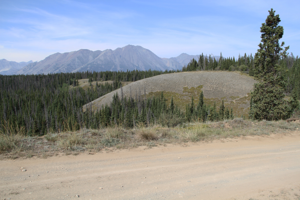 Kluane North Road Km 1.4 - Kluane Lake, Yukon