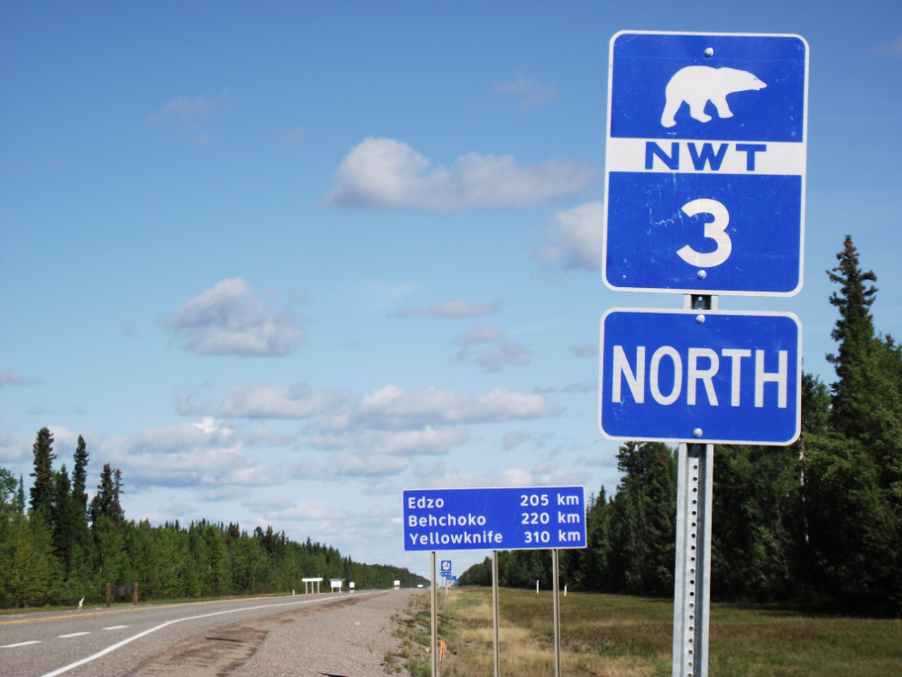 Northbound on NWT Highway 3, the Yellowknife Highway