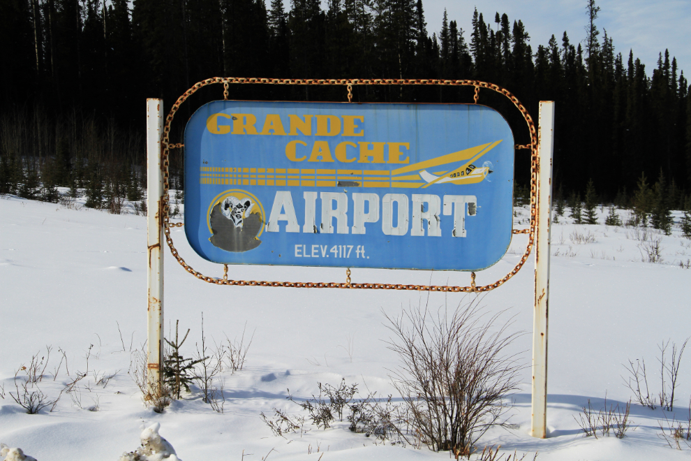 Grande Cache Airport, Alberta