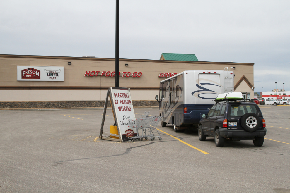RV parked at the Freson Bros. grocery store in Hinton