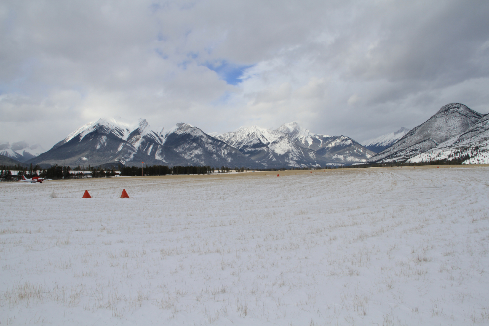 Jasper airport, Alberta (YJA)