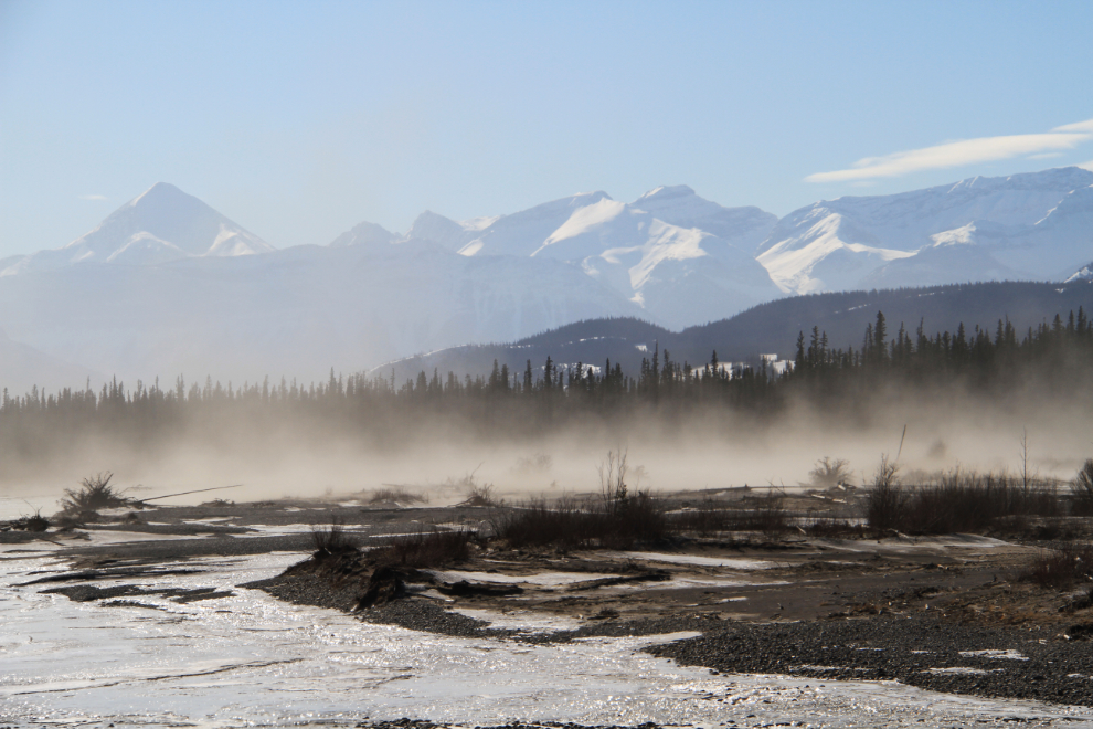 Dust along the Athabasca River