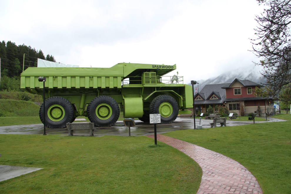 Terex 33-19 Titan - the World's Largest Truck from 1973-1998