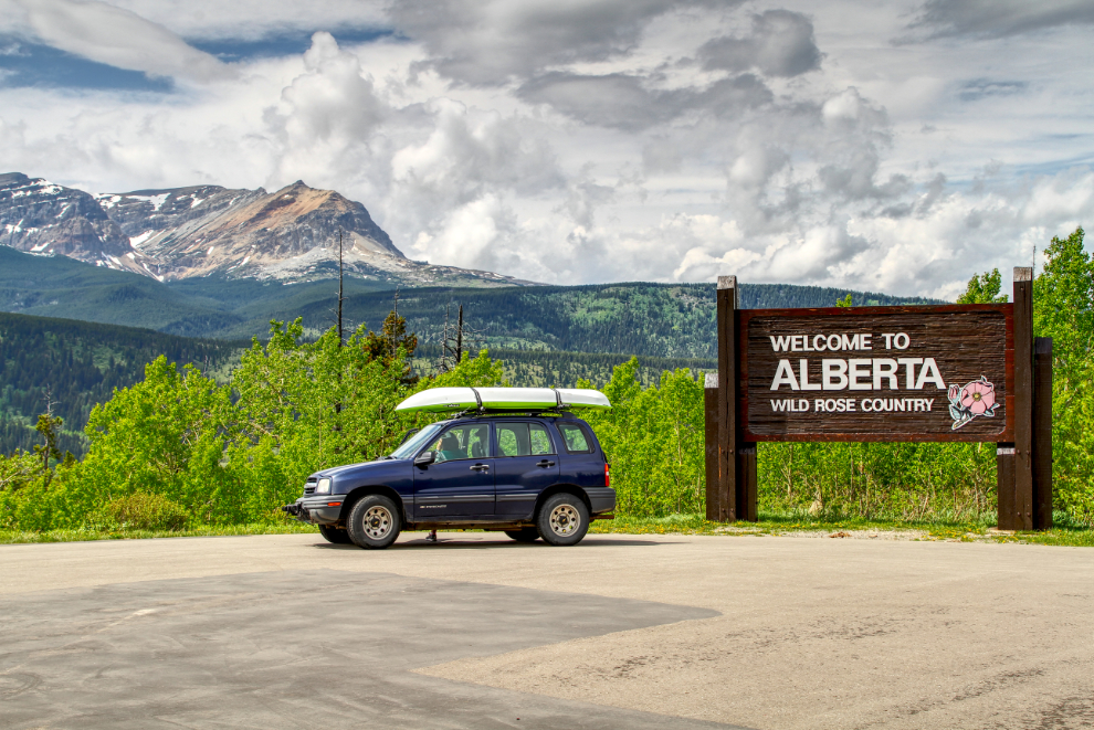 Welcome to Alberta sign on Highway 6
