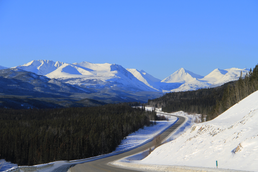 Broad mountain view on the Alaska Highway
