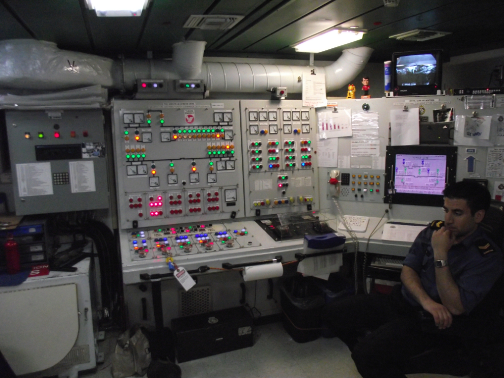 The main control room on HMCS Whitehorse