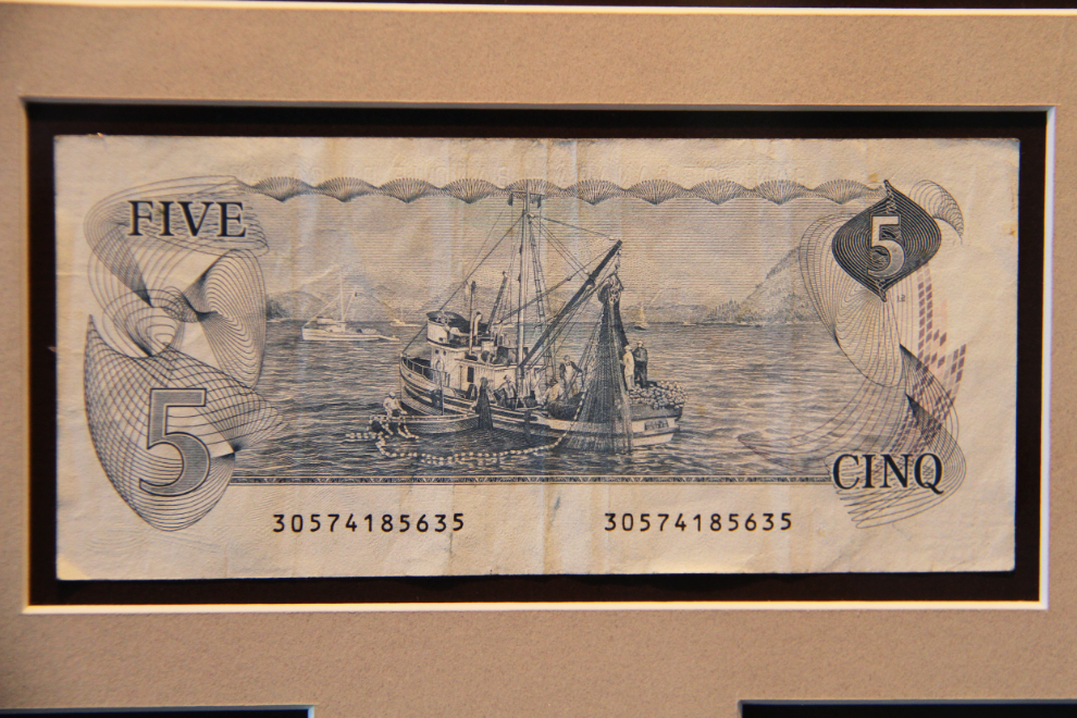 Canadian $5 banknote with seiner B.C.P. 45