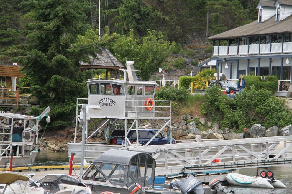 Giderdun II ferry