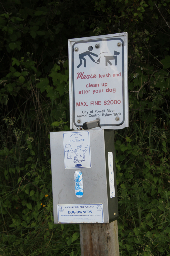 Leash and clean up after your dog! Powell River, BC