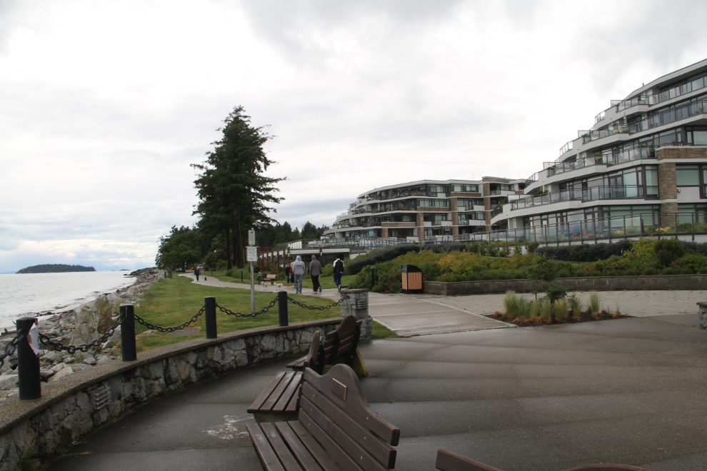 Luxury waterfront condos at Sechelt, BC