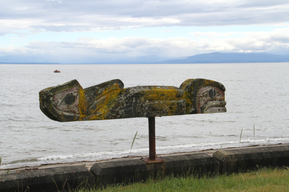 Native carving at Sechelt, BC