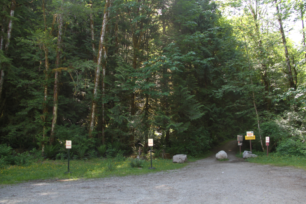 Trailhead to Skookumchuck Narrows