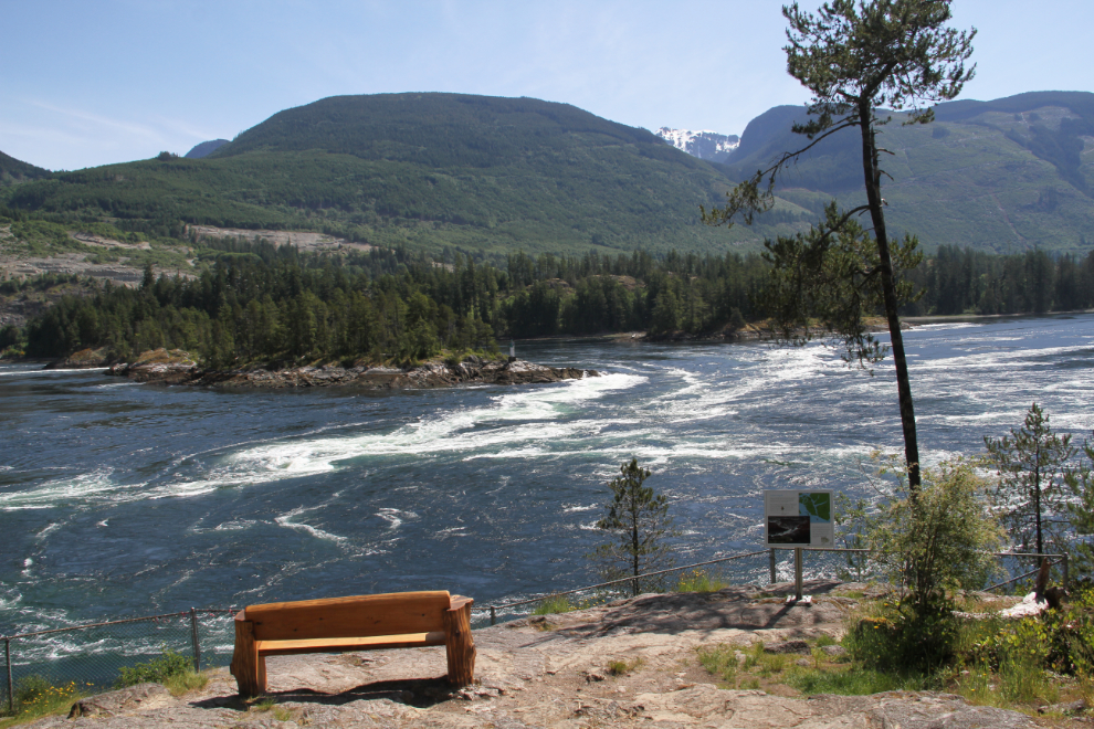 The North Point viewing area at Skookumchuck Narrows