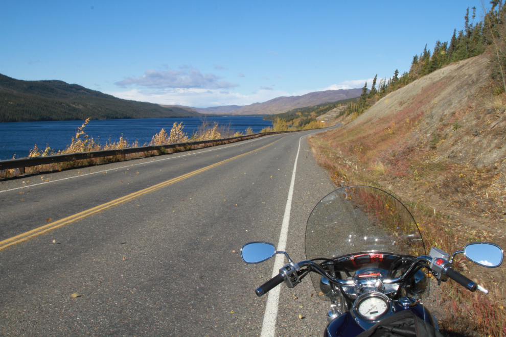 Fall on the North Klondike Highway along Fox Lake