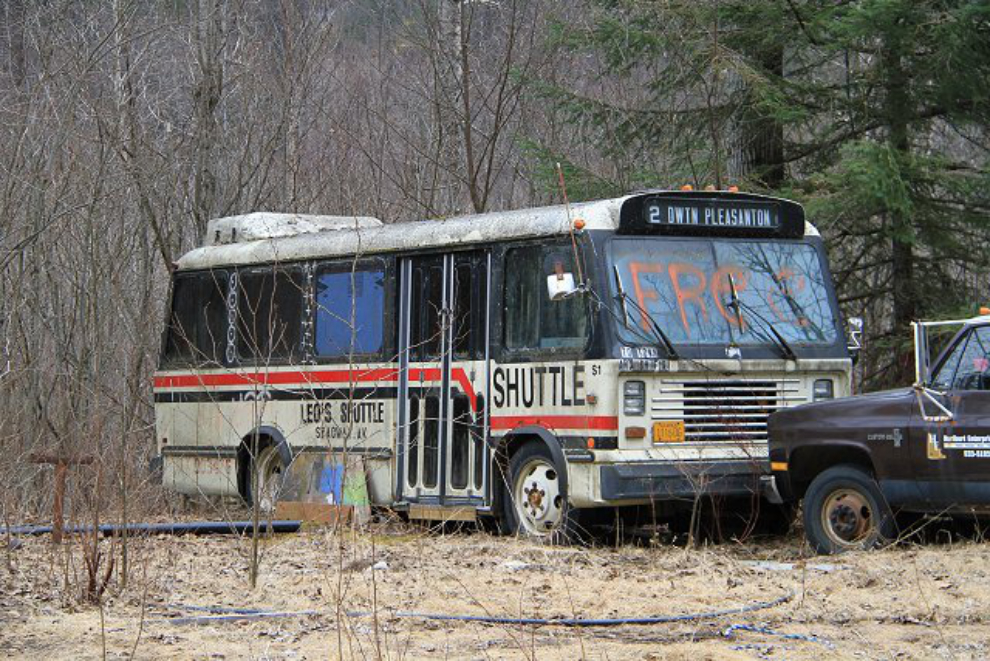 Leo's Shuttle bus in Skagway