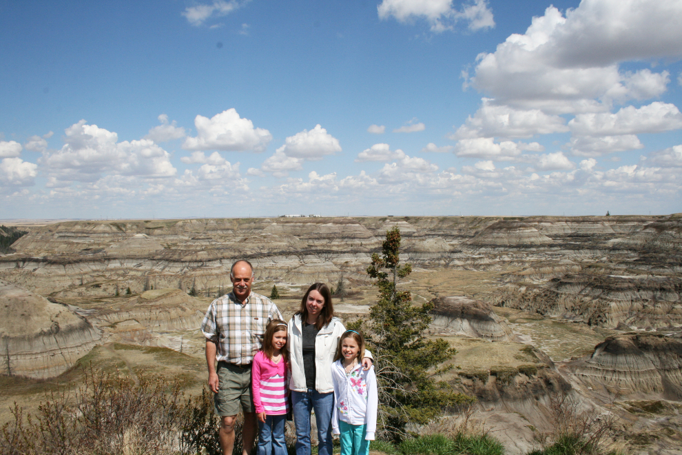 Murray Lundberg with his daughter and grand-daughters at Horseshoe Canyon, Alberta