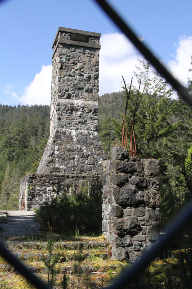 Huge chimney at the Sooke Potholes