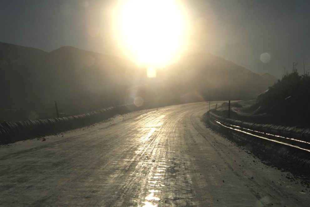 Blinding sun on the South Klondike Highway in the winter