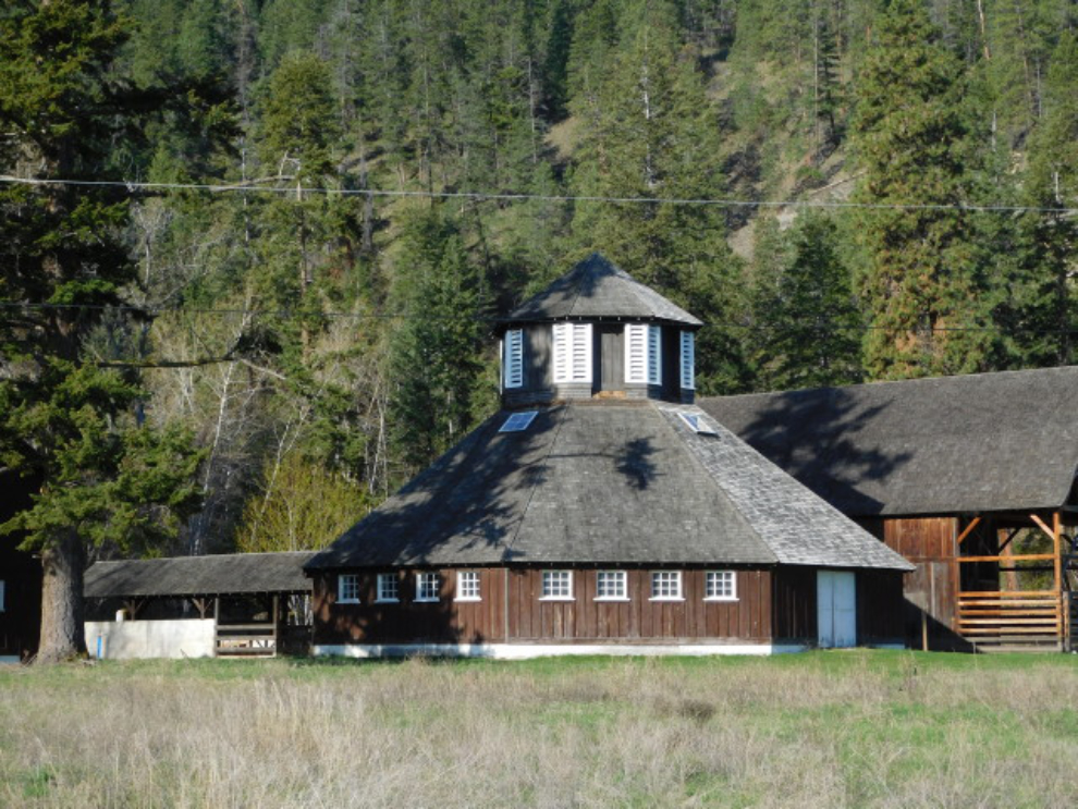 The last polygonal dairy barn in BC