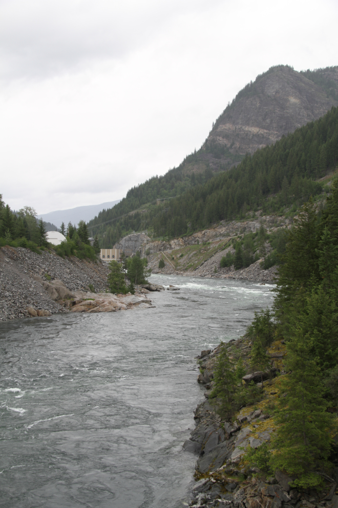Looking up the Kootenay River from the suspension bridge to the Brilliant Dam