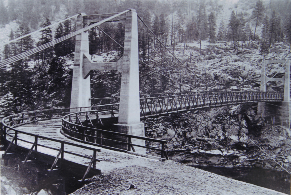 The Brilliant Suspension Bridge in the 1940s