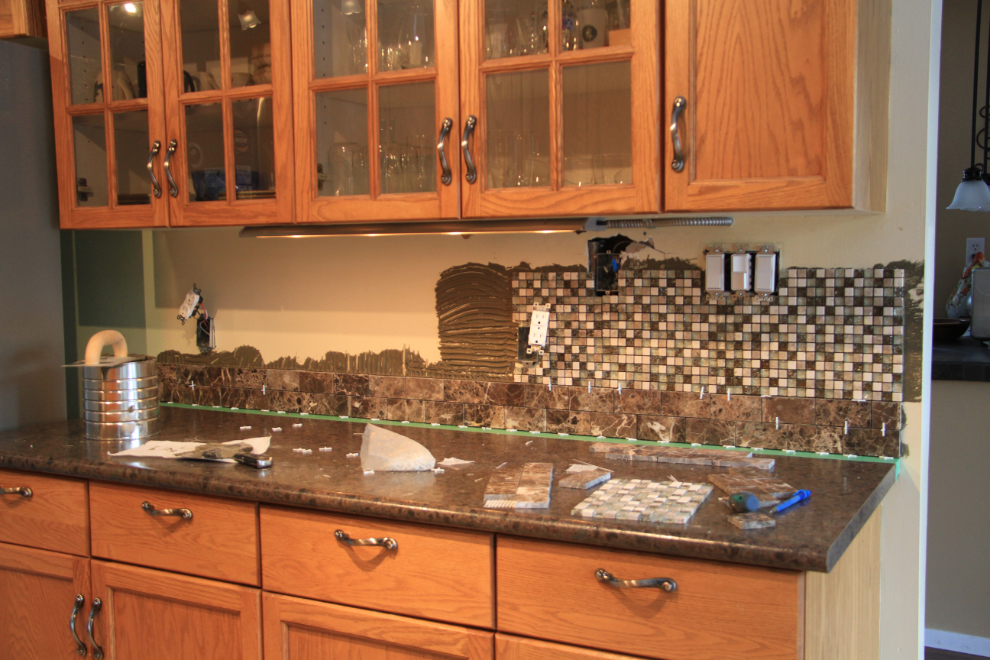 Tiling the kitchen backsplash