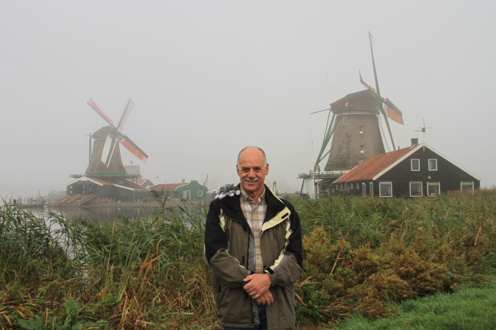 Murray Lundberg and Nanook with windmills at Zaanse Schans