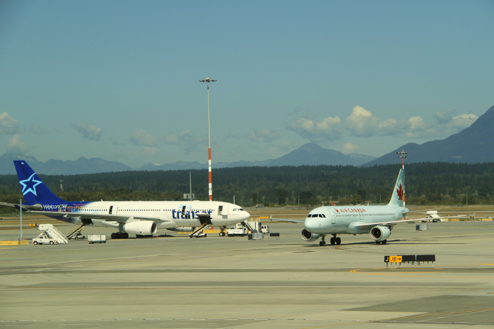 Airplanes at YVR