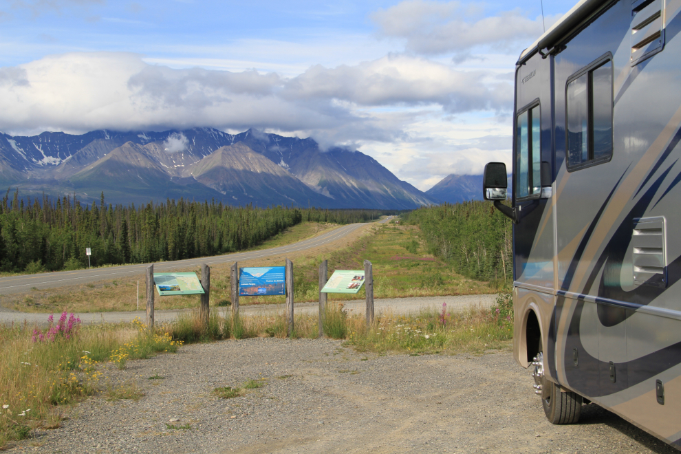 Kluane Range Rest Area at Km 1566, Alaska Highway