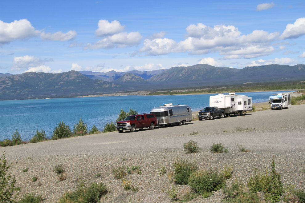 RVs in pullout on Kluane Lake at Alaska Highway Km 1642.1 